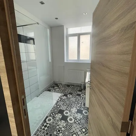 Of 3 Apartment *